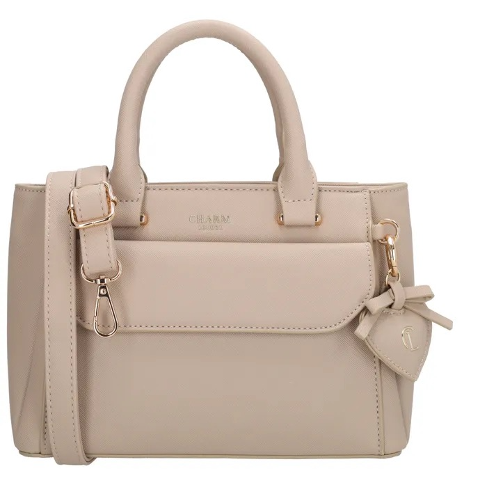 Charm London Cambridge Handtas &ndash; Lichttaupe & Elegant
De Charm London Cambridge handtas in lichttaupe is een stijlvolle en veelzijdige tas voor dagelijks gebruik. Met een compact formaat van 30 x 21 x 12 cm biedt deze tas voldoende ruimte voor je essentials. Gemaakt van hoogwaardig imitatieleder en voorzien van een ritssluiting, combineert deze handtas een luxe uitstraling met praktisch gemak. Dankzij de afneembare en verstelbare schouderband draag je de tas zowel in de hand als over de schouder.
Kenmerken:
Elegante handtas van Charm London
Kleur: lichttaupe (117) met geborsteld gouden details
Gemaakt van duurzaam imitatieleer
Afneembare en verstelbare schouderband
Dubbel handvat en lange schouderband
Met handig telefoonvak
Ideaal voor dagelijks gebruik of een avondje ui