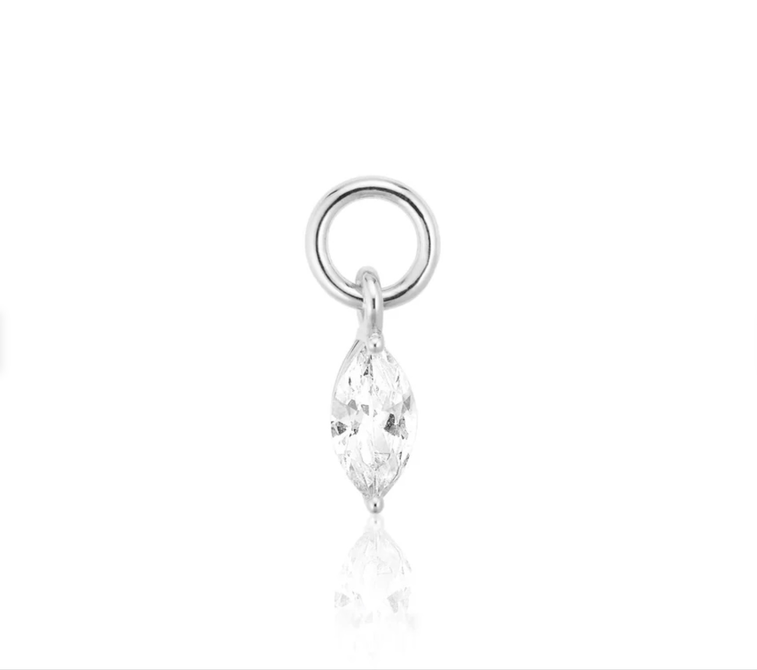 Ringhanger van 925 sterling zilver met rhodiumlaag, gepolijst oppervlak en bezet met facetgeslepen witte zirkonia.

Afmetingen ringhanger: Lengte 15,5 mm.