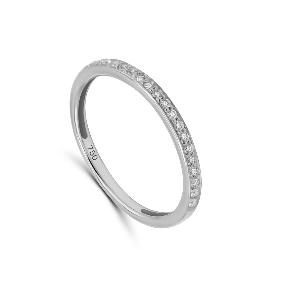 Een elegante half gezette ring van Elegance in 18 karaat witgoud met briljant geslepen diamanten 0.13ct.