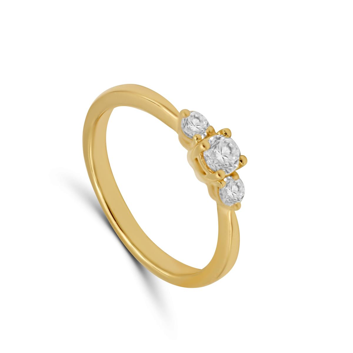 Een prachtige ring van Elegance in 18 karaat geelgoud met centraal drie briljant geslepen diamanten 0.32ct.