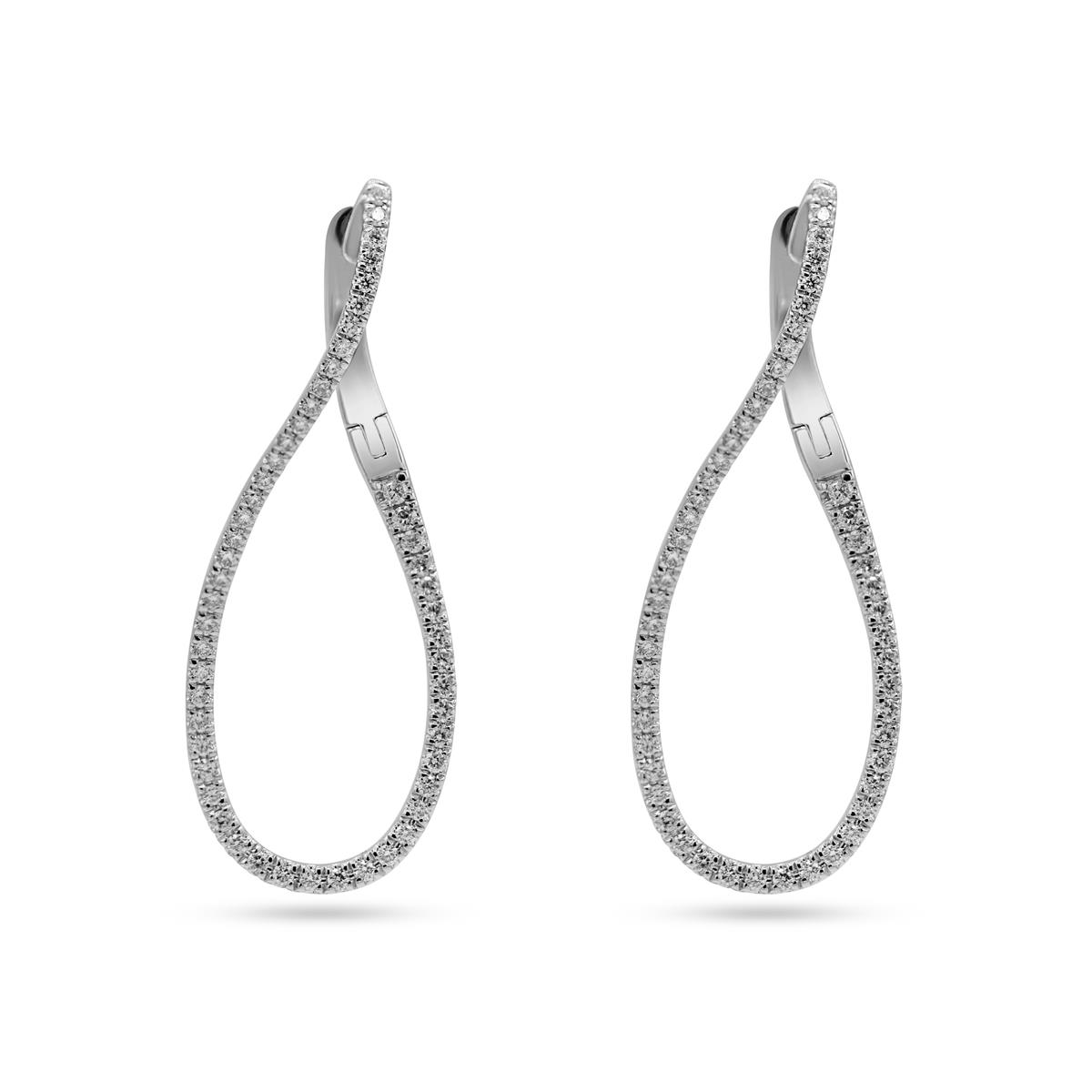 Deze creolen, in de vorm van het infinity symbool, zijn een mooie creatie van Elegance. Het zijn 18 karaat witgouden creolen gezet met briljant geslepen diamanten van 0.38ct. 