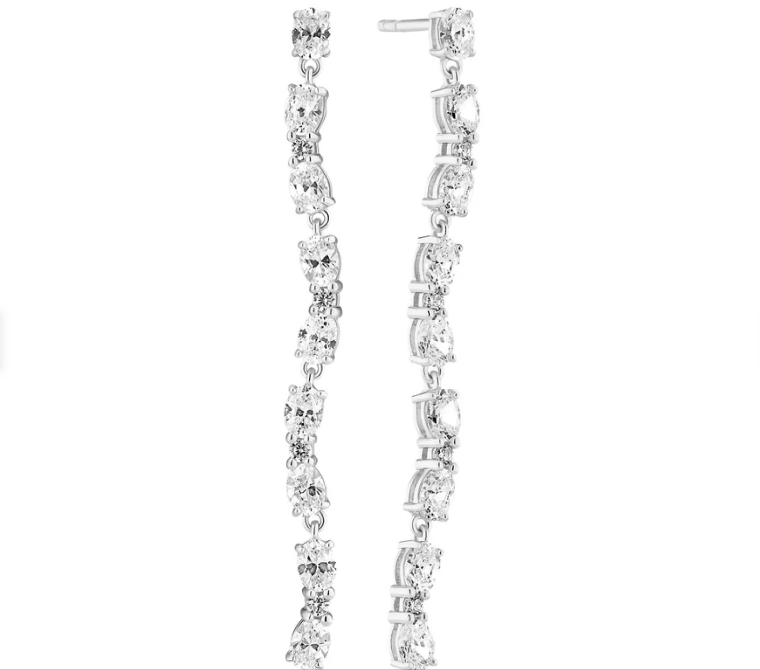Oorbellen gemaakt van 925 sterling zilver met rhodiumlaag, gepolijst oppervlak en bezet met facetgeslepen witte zirkonia.

Afmetingen oorbellen: Lengte 60 mm.