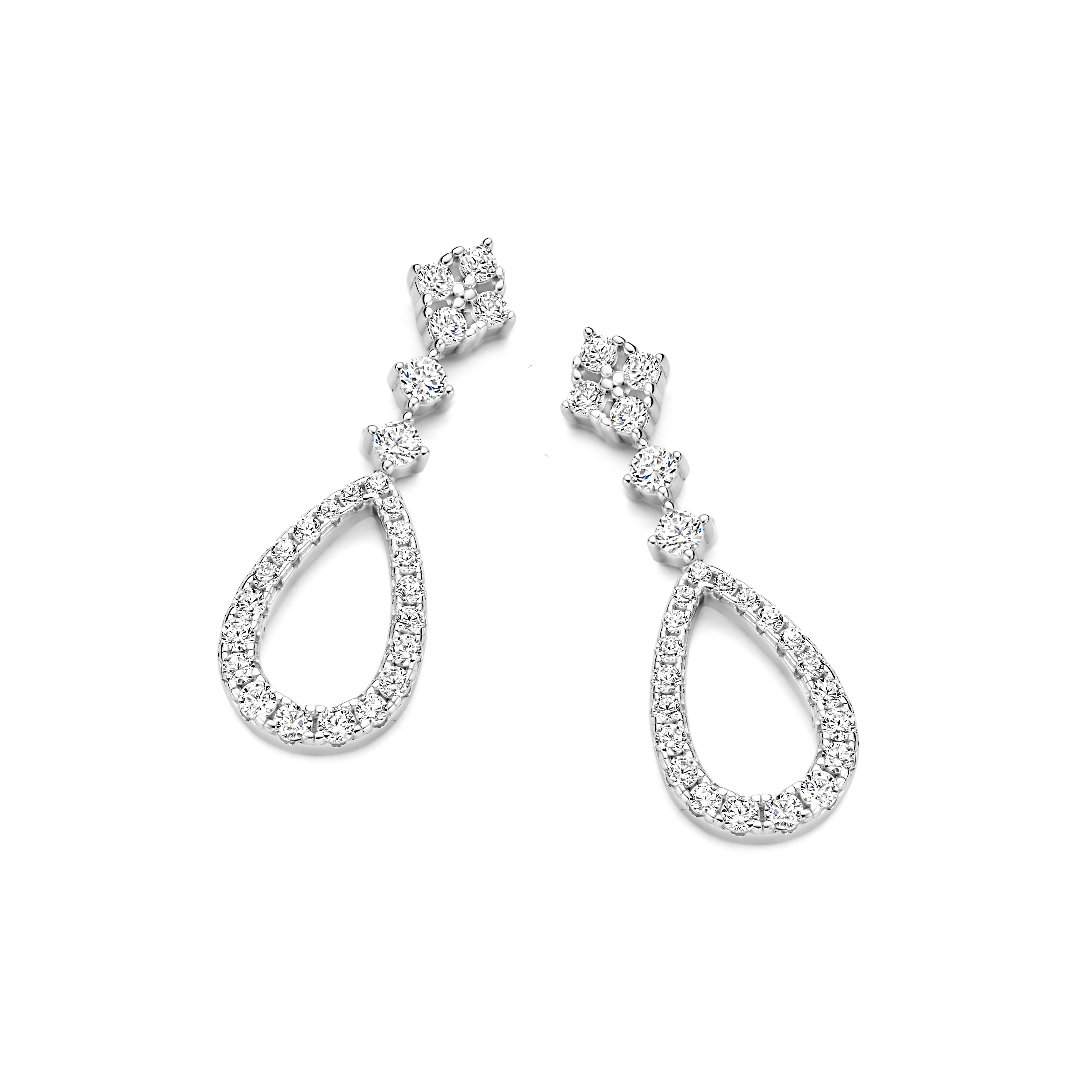 Zilveren oorstekers met zirkonium uit de Silver Rose collectie
Bijhorende ketting met hanger ook verkrijgbaar