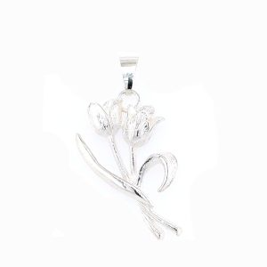 zilveren hanger in de vorm van een tulpenboeket