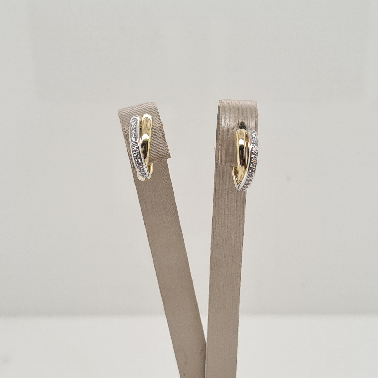 14krt gouden oorsieraden met diamant