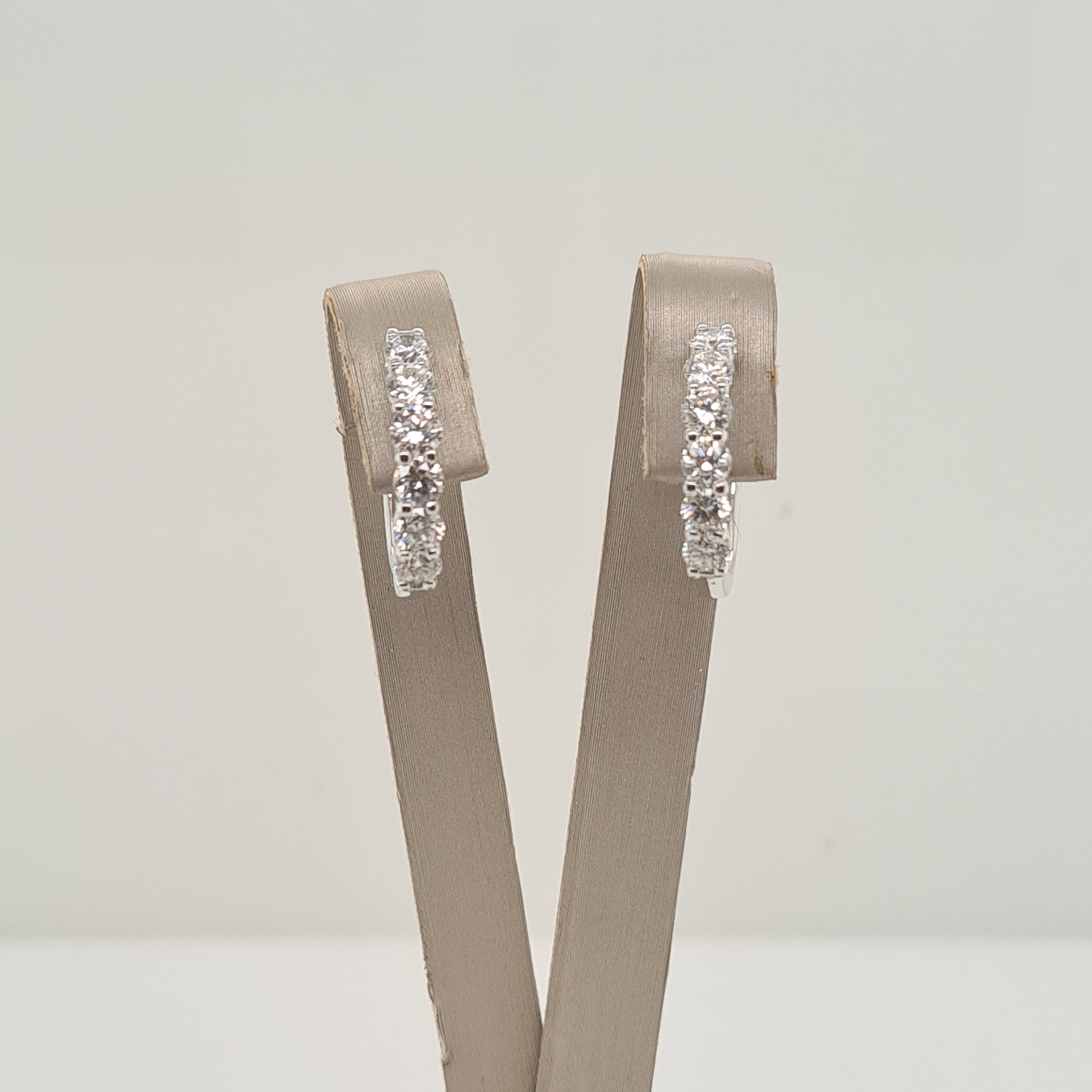 14krt gouden oorsieraden met diamant