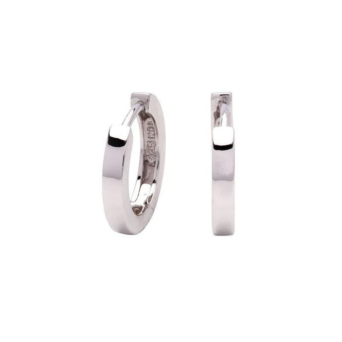 Dieser Silber rhodinierter Creolen sind ein stilvoller und vielseitiger Schmuck. Perfekt f&uuml;r jeden Anlass, kombinieren Sie ihn mit l&auml;ssiger oder formeller Kleidung, um Ihrem Look Eleganz zu verleihen. Der Ohrstecker ist aus qualitativ hochwertigem Material gefertigt, was Langlebigkeit garantiert. Ideal f&uuml;r Tr&auml;ger, die zeitlose Accessoires sch&auml;tzen.