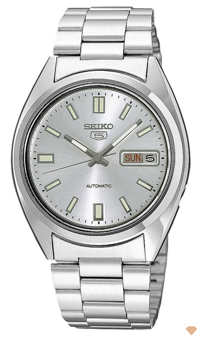 Die Herrenuhr Seiko  bietet ein klassisches Design mit Edelstahlgeh&auml;use und -armband, automatischem Uhrwerk und einem eleganten Zifferblatt mit Datumsanzeige. Perfekt f&uuml;r den t&auml;glichen Gebrauch sowie formelle Anl&auml;sse. Beste Tragem&ouml;glichkeit: Kombinieren Sie sie mit eleganter oder gehobener Freizeitkleidung, um jedem Outfit einen stilvollen Akzent zu verleihen.
