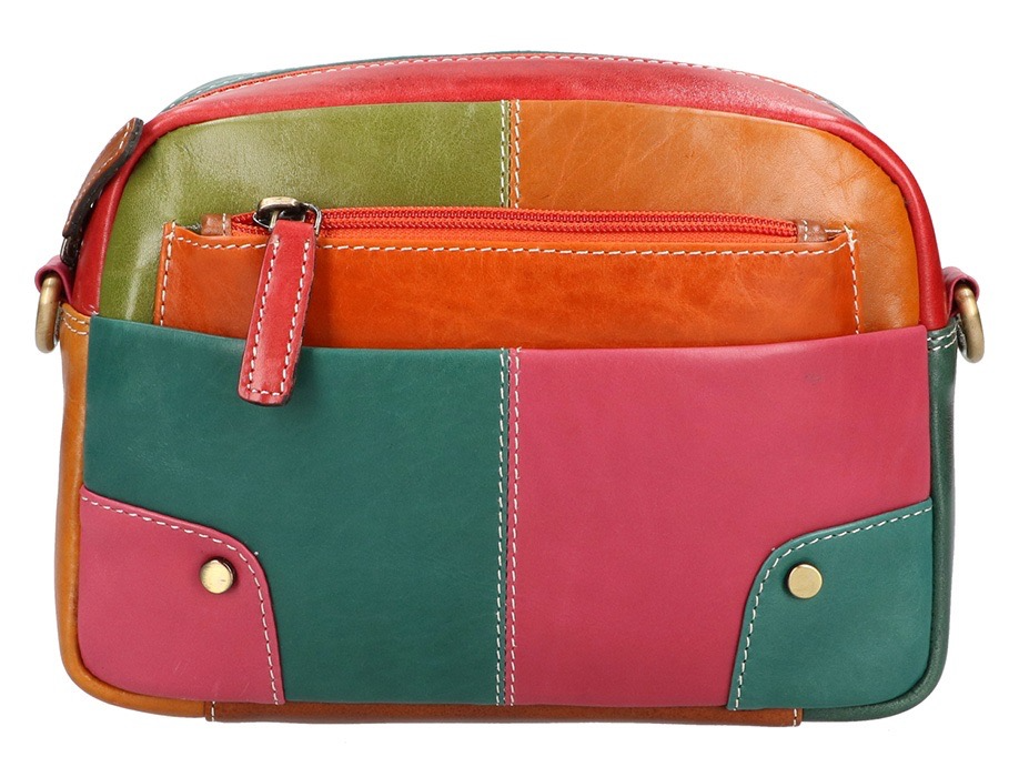 Multicolour Tas met Ritsvakken en Verstelbare Band

Trendy multicolour tas met een praktische en overzichtelijke indeling. De voorzijde heeft een ritsvak en een steekvak, terwijl de achterkant is voorzien van een extra ritsvak en een veilige topritssluiting.

De binnenkant heeft een stijlvolle ruitenvoering met twee steekvakken en een ritsvak voor het netjes opbergen van je essentials. Dankzij het compacte formaat is deze tas ideaal voor dagelijks gebruik.

Afmetingen: 23 cm breed x 16 cm hoog x 8 cm diep

Perfect als schoudertas of crossbody tas voor onderweg, shoppen of een dagje uit.
