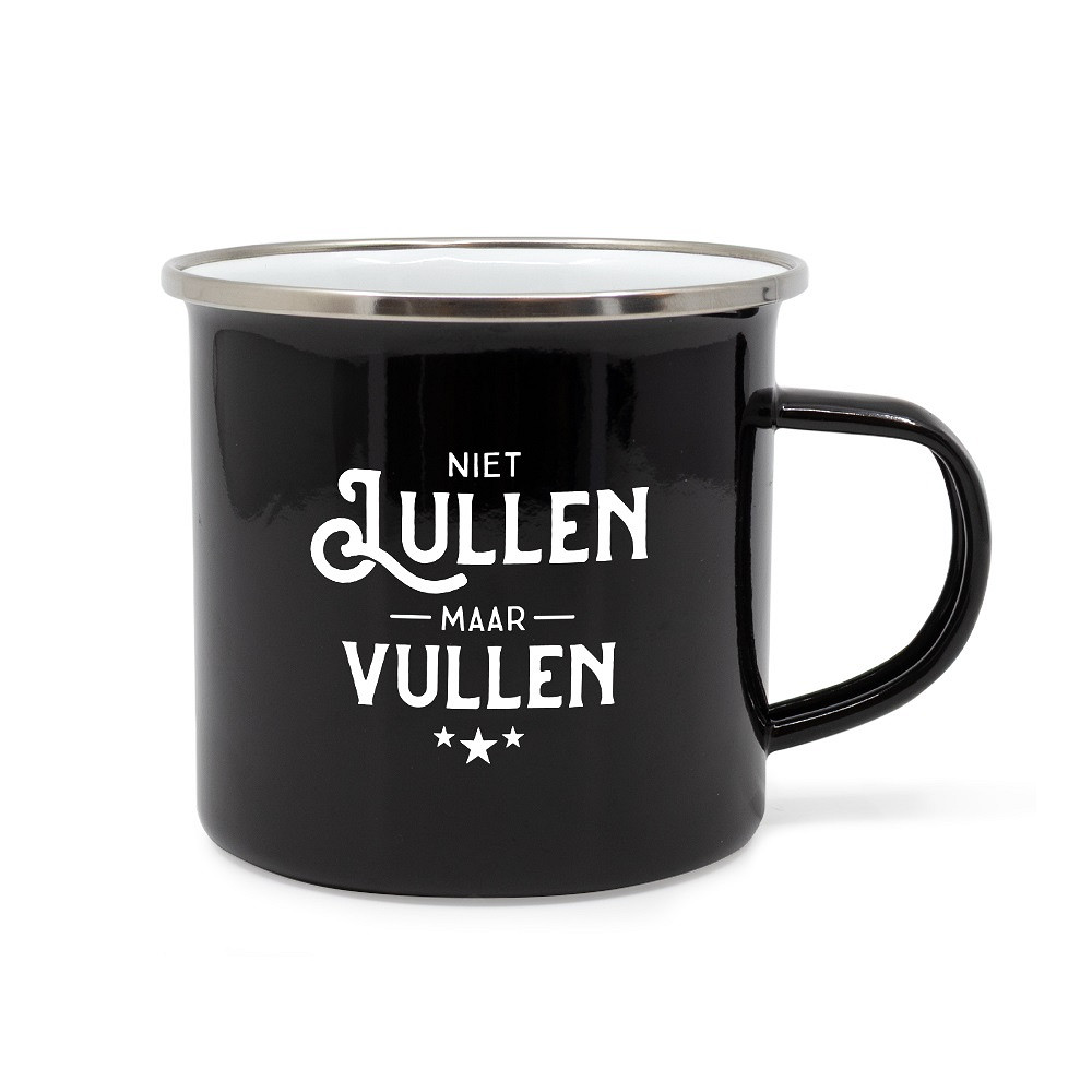 De Lekker stoer - Mok - Niet lullen maar vullen, modelnummer 36804, valt in de categorie "TOYS_HOBBY_PARTY". Deze robuuste mok is perfect voor feestjes en gezellige momenten. Gemaakt voor degenen die van aanpakken houden, straalt hij een no-nonsense mentaliteit uit. Ideaal om tijdens bijeenkomsten in te schenken en te genieten van je favoriete drankjes. Een must-have voor stoere gezelligheid!