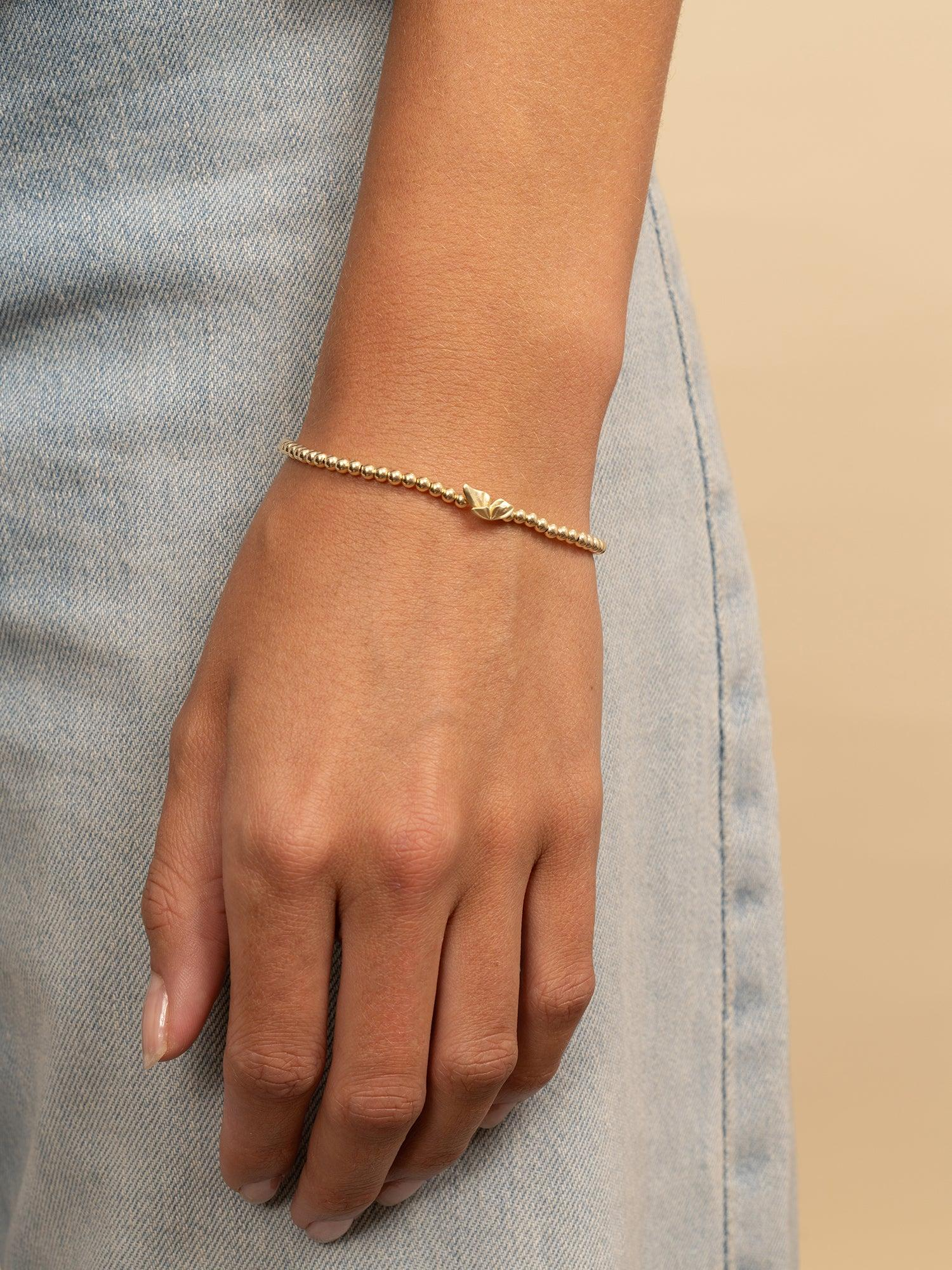 D specifiek ontworpen als BRACELET. Deze verfijnde armband van een van van Sparkling Jewels is ideaal om stijl en elegantie toe te voegen aan elke outfit. Draag het solo voor een subtiele look of combineer met andere armbanden voor een trendy, gelaagde stijl.