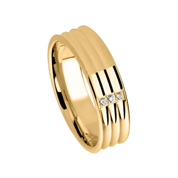 De ring is vervaardigd uit 18 karaat goud. D e ring is gezet met briljant voor 0.24 ct

