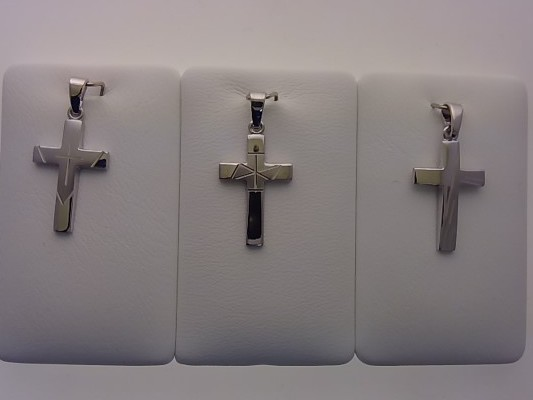 Das Produkt Sortiment Kreuze Silber, Modellnummer 22/199071, geh&ouml;rt zur Kategorie Schmuck und ist ein Anh&auml;nger. Ideal, um jedem Outfit einen stilvollen Akzent zu verleihen. Tragen Sie es an einer eleganten Silberkette oder einem Lederband, um sowohl formelle als auch legere Looks zu erg&auml;nzen. Perfekt f&uuml;r den t&auml;glichen Gebrauch oder besondere Anl&auml;sse.