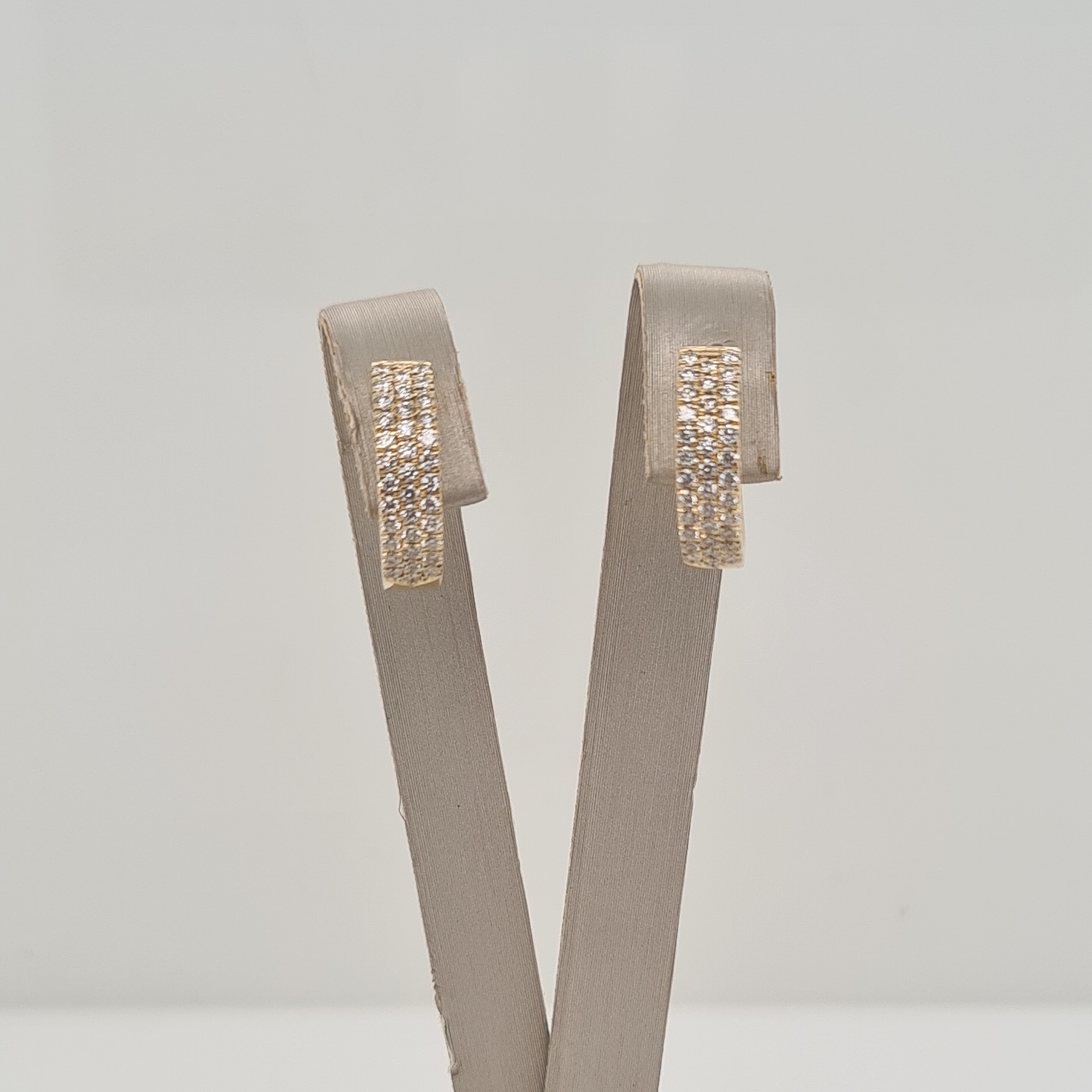 14krt gouden oorsieraden met diamant