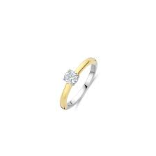 De TI SENTO Ring Gilded, modelnummer 12110ZY/54, is een elegant sieraad van het merk Ti Sento. Dit prachtige ontwerp combineert vergulde accenten met stijlvolle details. Draag het als opvallend statementstuk of combineer met andere Ti Sento sieraden voor een gelaagde look. Perfect voor zowel dagelijks gebruik als speciale gelegenheden.