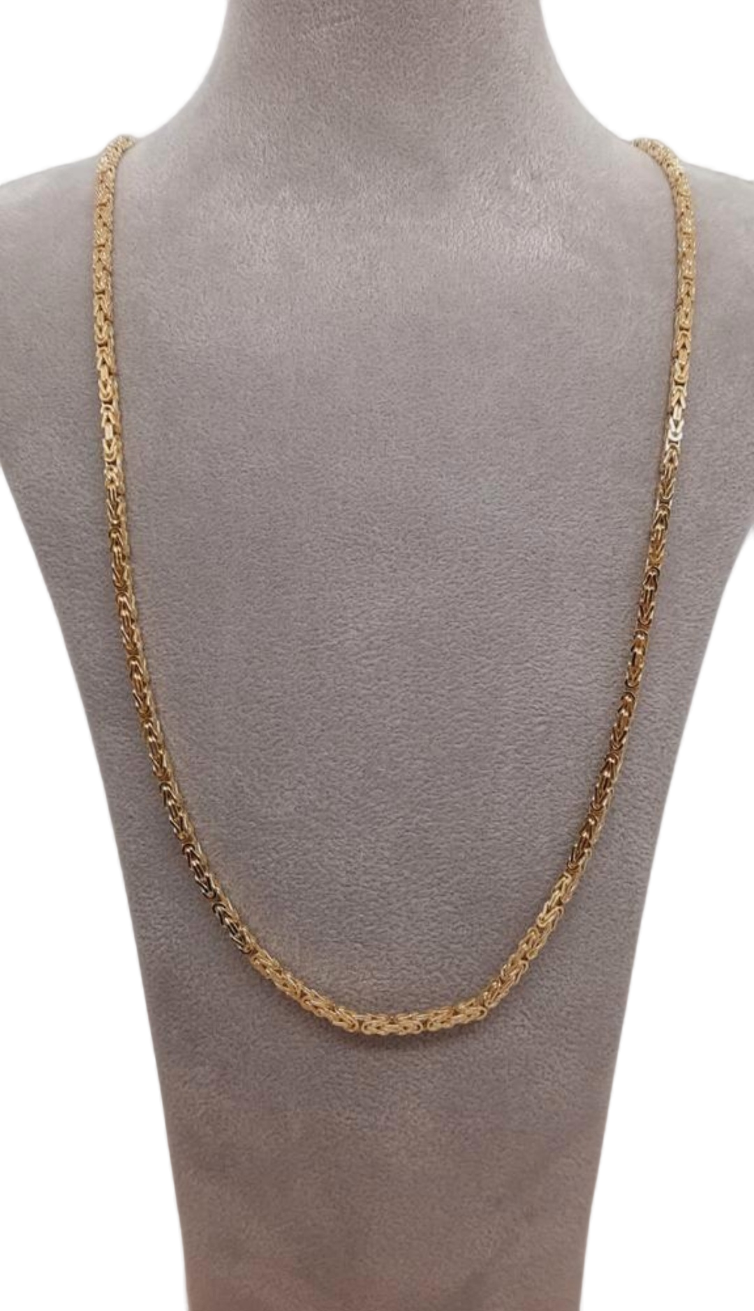 De gouden koningsketting (model BREA-JOY-0003990) is gemaakt van 14-karaats goud, met een lengte van 60 cm en een gewicht van 8,3 gram. De ketting heeft een diepte van 2,3 mm en is goudkleurig. Draag deze elegante ketting alleen of combineer met andere gouden sieraden voor een verfijnde look.