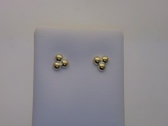 Der Artikel "Paar Ohrstecker Silbervergoldet" mit der Modellnummer 666/199724 geh&ouml;rt zur Kategorie Schmuck, speziell Ohrstecker. Diese eleganten, vergoldeten Silber-Ohrstecker sind zeitlos und vielseitig. Sie passen perfekt zu jedem Outfit, von l&auml;ssig bis elegant. Ideal f&uuml;r den t&auml;glichen Gebrauch oder besondere Anl&auml;sse. Kombinieren Sie sie mit weiteren Accessoires f&uuml;r einen stilvollen Look.