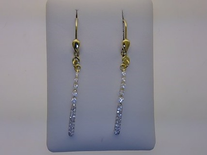 Diese Ohrh&auml;nger, Modellnummer 201/199194, bestehen aus Silber mit Vergoldung und sind mit funkelnden Zirkoniasteinen besetzt. Sie z&auml;hlen zur Kategorie Schmuck und sind klassische Ohrstecker. Ideal f&uuml;r den t&auml;glichen Gebrauch oder besondere Anl&auml;sse, verleihen sie jedem Outfit eine elegante Note. Tragen Sie sie alleine oder kombinieren Sie sie mit anderem Schmuck f&uuml;r einen stilvollen Look.