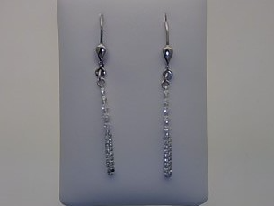 Diese Paar Ohrh&auml;nger aus Silber, Modellnummer 201/198753, sind aus einer nicht n&auml;her spezifizierten Marke und verf&uuml;gen &uuml;ber funkelnde Zirkonia-Steine. Sie geh&ouml;ren zur Kategorie "Schmuck" und sind speziell als Creolen klassifiziert. Perfekt f&uuml;r elegante Anl&auml;sse oder um Alltagsoutfits aufzupeppen. Tragen Sie sie mit hochgesteckten Haaren, um ihren Glanz zu betonen.