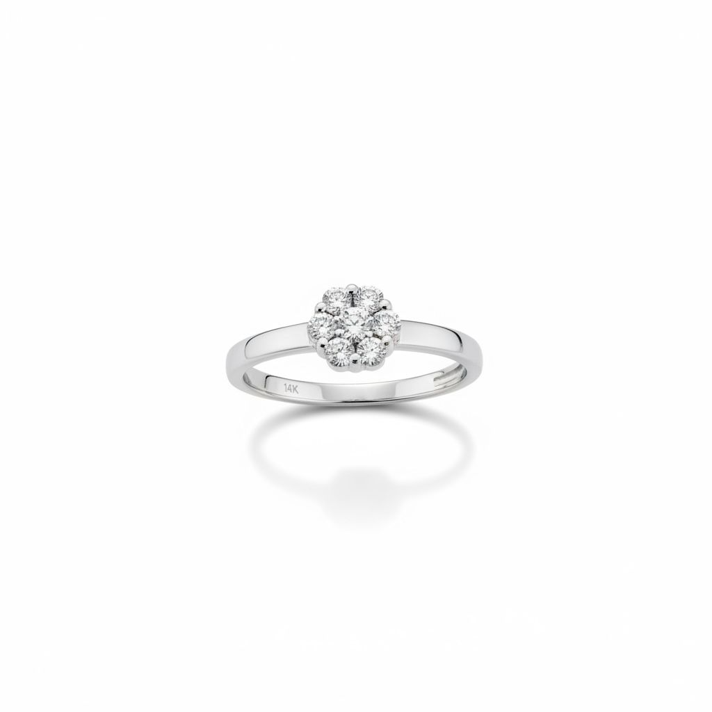 14 karaat witgouden ring met 7 briljant geslepen diamanten van totaal 0.26 caraat.