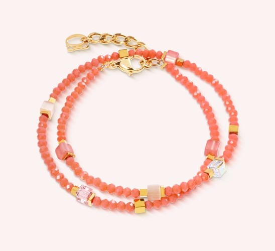 Het Coeur de Lion armband, model 4460/30-0216, valt onder de categorie "JEWEL" en is een stijlvolle "BRACELET" in de Joyful Colours-collectie. Dit armbandje is perfect om elke outfit op te vrolijken en kan het beste solo gedragen worden voor een subtiele look of gecombineerd met andere armbanden voor een trendy stijl.