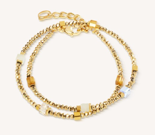 Deze Coeur de Lion armband, modelnummer 4460/30-1600, valt onder de categorie juweel en is een stijlvolle armband van 19,5 cm. Ideaal voor dagelijks gebruik of speciale gelegenheden. Draag het solo voor een subtiele look of combineer het met andere sieraden voor een speelse en kleurrijke uitstraling. Perfekte accessoire voor elke outfit.