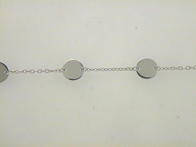 Das Armband Silber Pl&auml;ttchen mit der Modellnummer FV198255 ist ein elegantes Schmuckst&uuml;ck, das perfekt f&uuml;r jedes Outfit geeignet ist. Mit einer L&auml;nge von 17+2 cm passt es sich bequem an Ihr Handgelenk an. Tragen Sie es allein f&uuml;r einen minimalistischen Look oder kombinieren Sie es mit anderen Armb&auml;ndern f&uuml;r einen trendigen Layering-Effekt. Ideal f&uuml;r den t&auml;glichen Gebrauch oder besondere Anl&auml;sse.