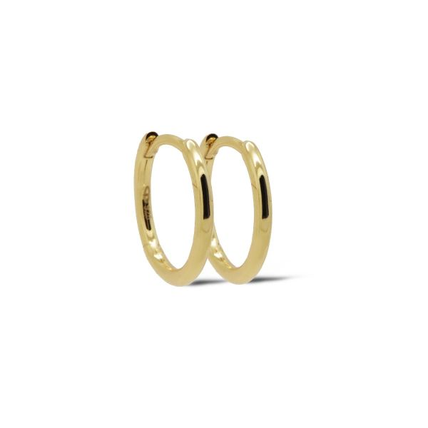 De 925 sterling zilveren sieraden van KARMA Jewelry worden met de hand gemaakt, waarbij elk detail met zorg en aandacht wordt afgewerkt. Dat geeft de sieraden een verfijnde uitstraling en maakt ieder sieraad uniek. De collectie bestaat uit sieraden van 925 sterling zilver en goudkleurige, vergulde varianten.