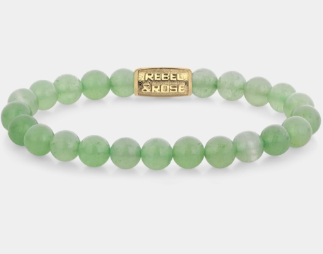 De Rebel And Rose Bottle Green PMD Gold-Coloured armband, modelnummer RR-8DV10-G-L, is een elegante armband met 8mm kralen. Gemaakt voor stijlvolle gelegenheden, is het een perfecte aanvulling voor zowel casual als chique outfits. Draag het solo voor een subtiele look of combineer met andere sieraden voor extra flair. Een veelzijdige toevoeging aan elke sieradencollectie.
