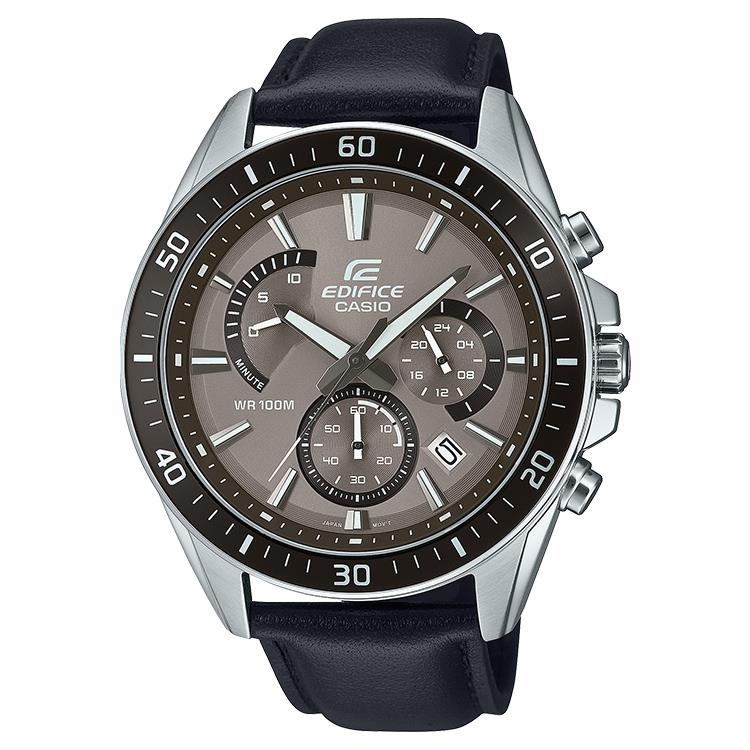 De Casio Edifice Classic EFR-552L-5AVUEF horloge heeft een metalen kast van 47 mm, een zwarte leren polsband en een datumfunctie. Dit stijlvolle polshorloge is ideaal voor dagelijks gebruik en speciale gelegenheden. Draag het met casual of zakelijke kleding voor een tijdloze look.  Dit horloge combineert functionaliteit en elegantie moeiteloos.