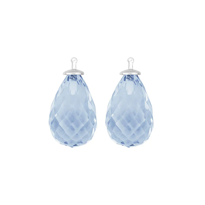 De Heide Heinzendorff hangers, zijn van gefacetteerd glas van 17x11 mm. Het is een elegante toevoeging aan elke sieradencollectie. Draag deze prachtige hangers om een vleugje verfijning aan uw outfit toe te voegen. Perfect voor zowel dagelijkse als feestelijke gelegenheden. De hangers moeten gecombineerd worden met bijpassende oorringen.