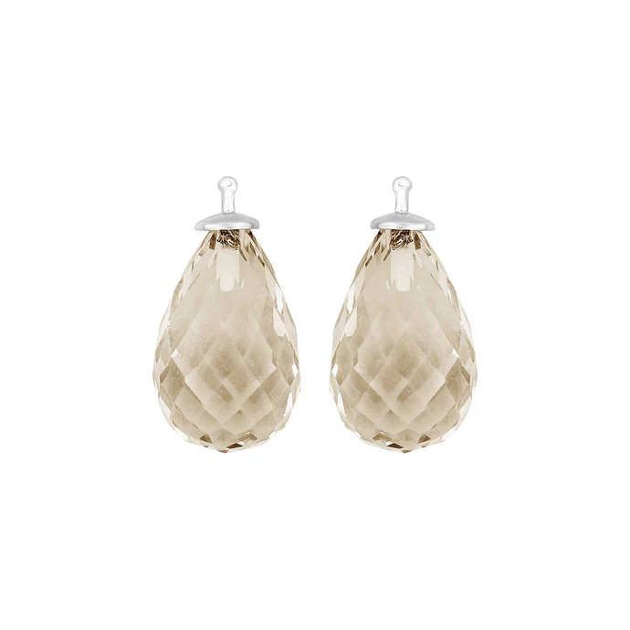 De Heide Heinzendorff hangers, zijn van gefacetteerd glas van 17x11 mm. Het is een elegante toevoeging aan elke sieradencollectie. Draag deze prachtige hangers om een vleugje verfijning aan uw outfit toe te voegen. Perfect voor zowel dagelijkse als feestelijke gelegenheden. De hangers moeten gecombineerd worden met bijpassende oorringen.
