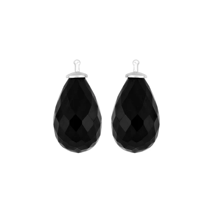 De Heide Heinzendorff hangers, zijn van gefacetteerd glas van 17x11 mm. Het is een elegante toevoeging aan elke sieradencollectie. Draag deze prachtige hangers om een vleugje verfijning aan uw outfit toe te voegen. Perfect voor zowel dagelijkse als feestelijke gelegenheden. De hangers moeten gecombineerd worden met bijpassende oorringen.