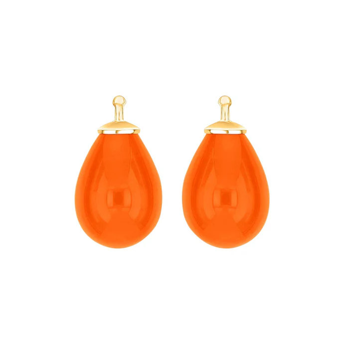 De Heide Heinzendorff quartz glasdruppel van 17x11 mm, zijn verfijnde zilver vergulde hangers. Perfect als pronkstuk, voegt het een vleugje elegantie toe aan elke outfit. Combineer met een eenvoudige ketting om de natuurlijke schoonheid van het kwarts beter tot zijn recht te laten komen. De hangers moeten gecombineerd worden met bijpassende oorringen.