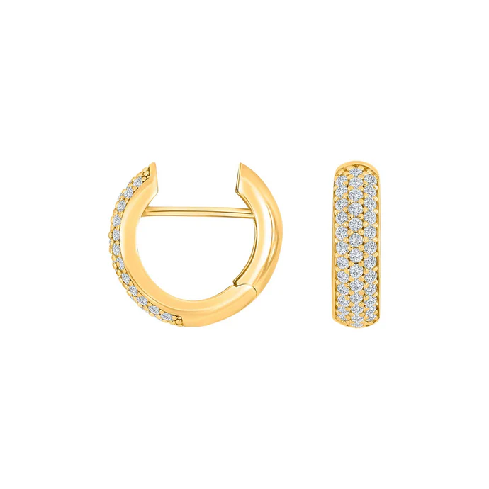 Deze Heide Heinzendorff "Lara" oorringen, zijn stijlvolle creolen van 16x5 mm. En zijn perfect voor dagelijks gebruik of speciale gelegenheden. Combineer ze met elegante avondkleding of casual outfits voor een verfijnde look. De oorringen kunnen los gedragen worden of met bijpassende hangers.