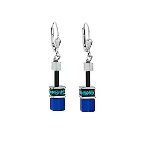 GeoCUBE oorbellen blauw groen 
Tijdloos mooie oorbellen uit de collectie van GEOCUBE&reg; Carola Eckrodt. De oorbellen zijn geregen met polaris, Swarovski&reg; kristallen, strass rondellen en roestvrij staal, gelakt messing, alles wat het oor raakt is van 1e gehalte zilver.

De oorbellen zijn 4 cm lang en 0,6 cm breed, worden geleverd in een sieradendoosje van Coeur de Lion. 
