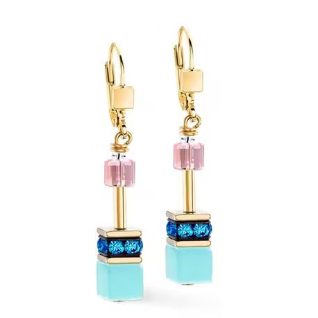 GeoCUBE&reg; Iconic oorbellen Spicy Sweetness
De GeoCUBE&reg; Iconic Earrings Spicy Sweetness laten de levendige stijl van de collectie zien in een elegant dropdesign. De bekende cubes hebben een opvallende, goed bij elkaar passende kleurenmix die zelfvertrouwen en een eigen stijl uitstraalt. Ze zijn perfect om een simpele outfit een kleurrijk accent te geven of om een kleurrijke look nog sterker te maken.