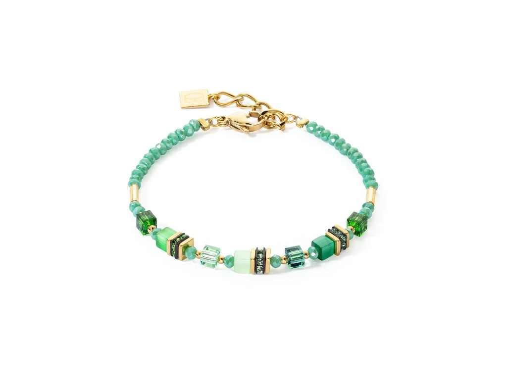 Het Coeur de Lion Armband 4565/30-0500 Mini Cubes groen is een elegant sieraad. Draag het bij zowel casual als formele outfits voor een subtiele, stijlvolle look. Perfect om solo te dragen of te combineren met andere sieraden.

