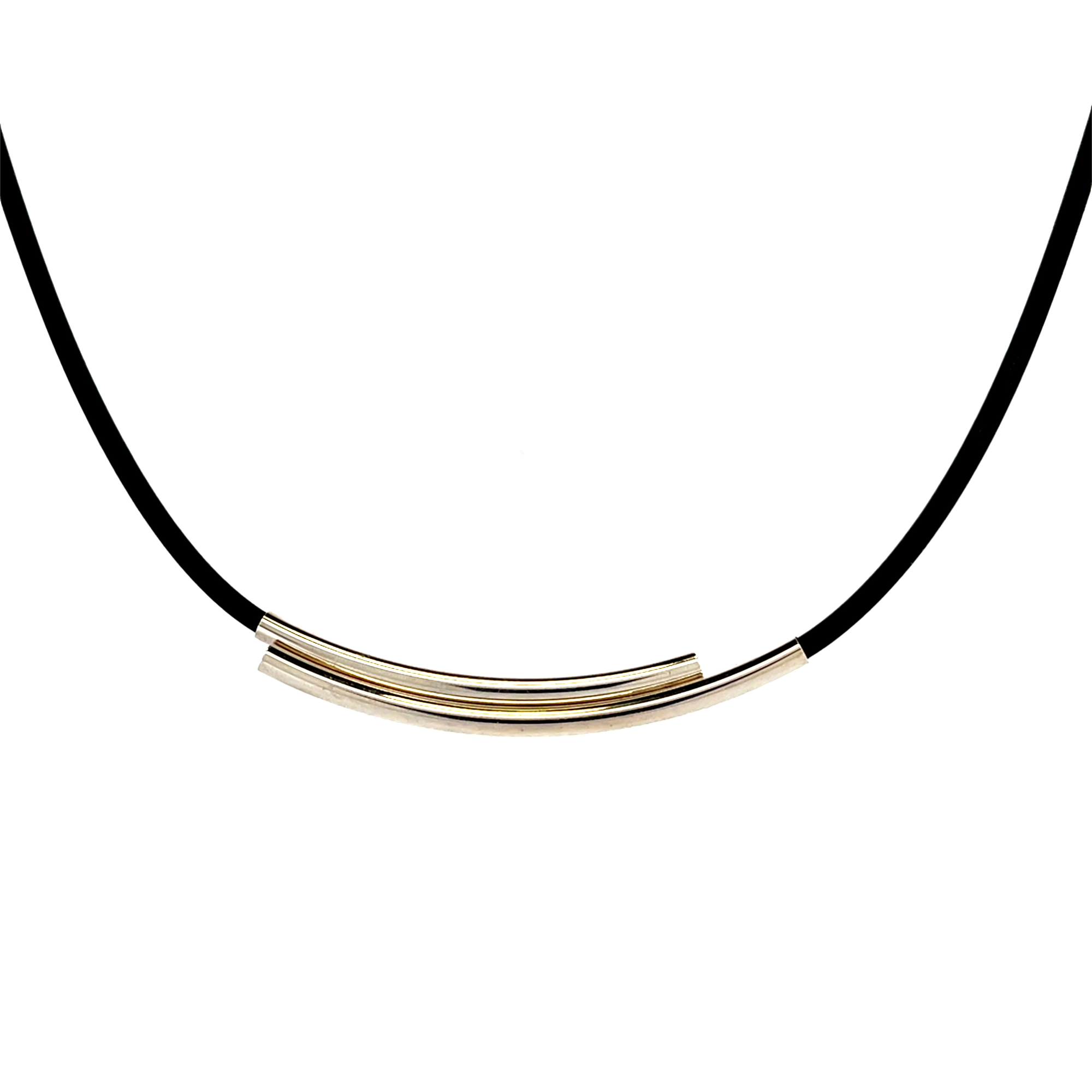 Voel je uniek met onze prachtige Charmish ketting.
Deze ketting kan je op meerdere manieren dragen zodat jij voor elke gelegenheid weer een nieuwe look kan dragen. De hanger is tevens de sluiting en valt magnetisch in elkaar, je hebt hierdoor geen sluiting in je nek. Super makkelijk en praktisch, een echte aanrader.

Maak een afspraak en kom deze vlotte en sportieve ketting passen! Of bestel haar gelijk, dan sturen we deze mooi verpakt naar je toe.