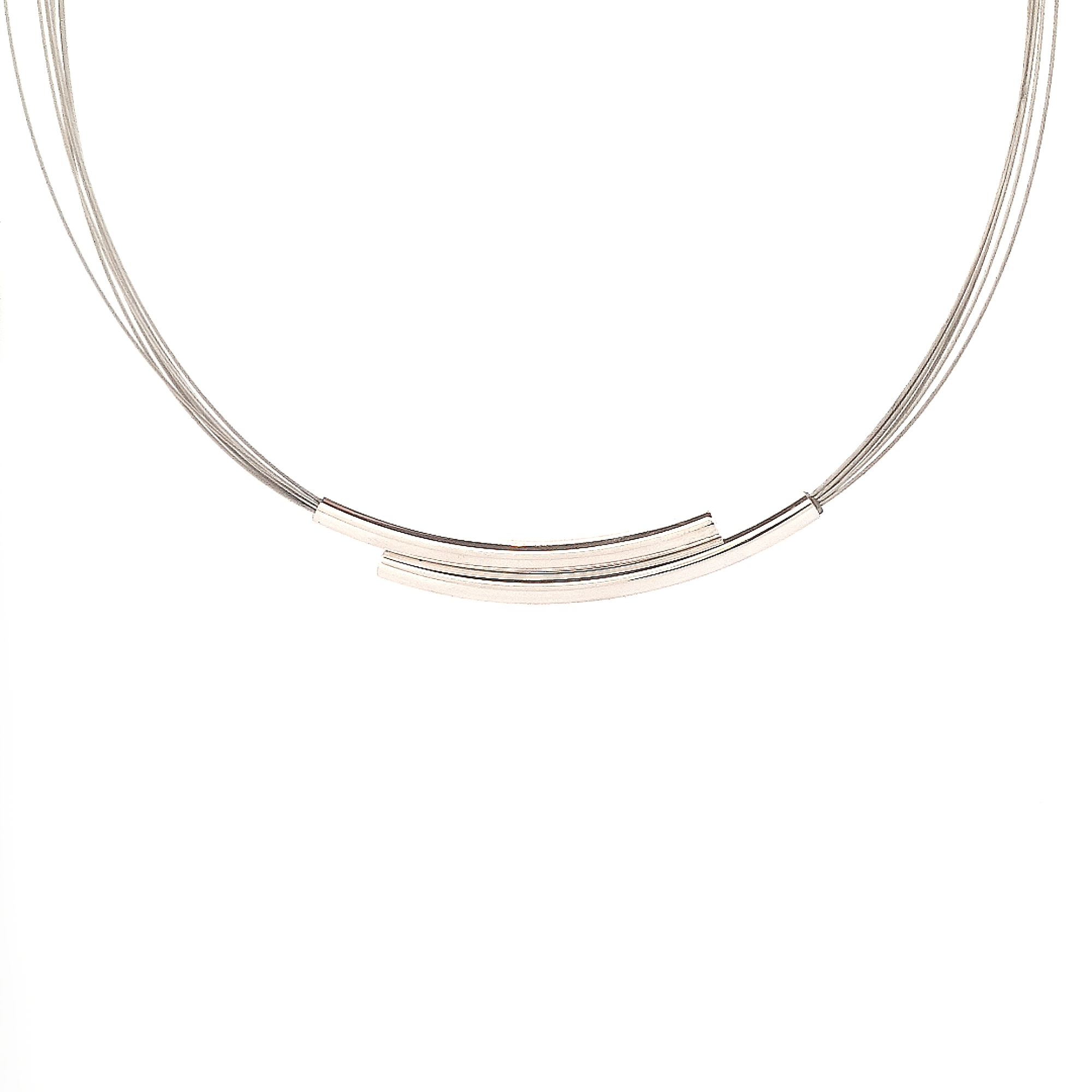 Voel je uniek met onze prachtige Charmish ketting.
Deze ketting kan je op meerdere manieren dragen zodat jij voor elke gelegenheid weer een nieuwe look kan dragen. De hanger is tevens de sluiting en valt magnetisch in elkaar, je hebt hierdoor geen sluiting in je nek. Super makkelijk en praktisch, een echte aanrader.

Maak een afspraak en kom deze vlotte en sportieve ketting passen! Of bestel haar gelijk, dan sturen we deze mooi verpakt naar je toe.