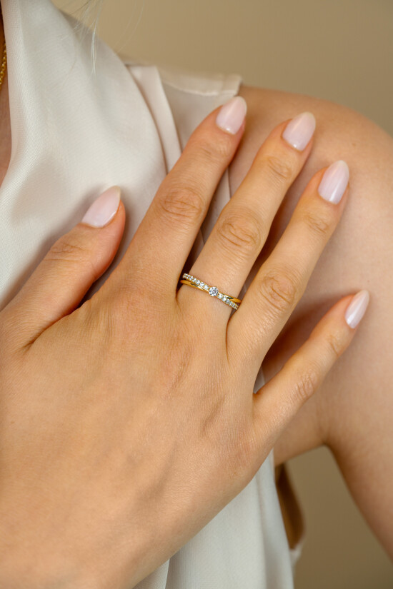 Ring gg.verg.cross-over met ziconia's mt.60