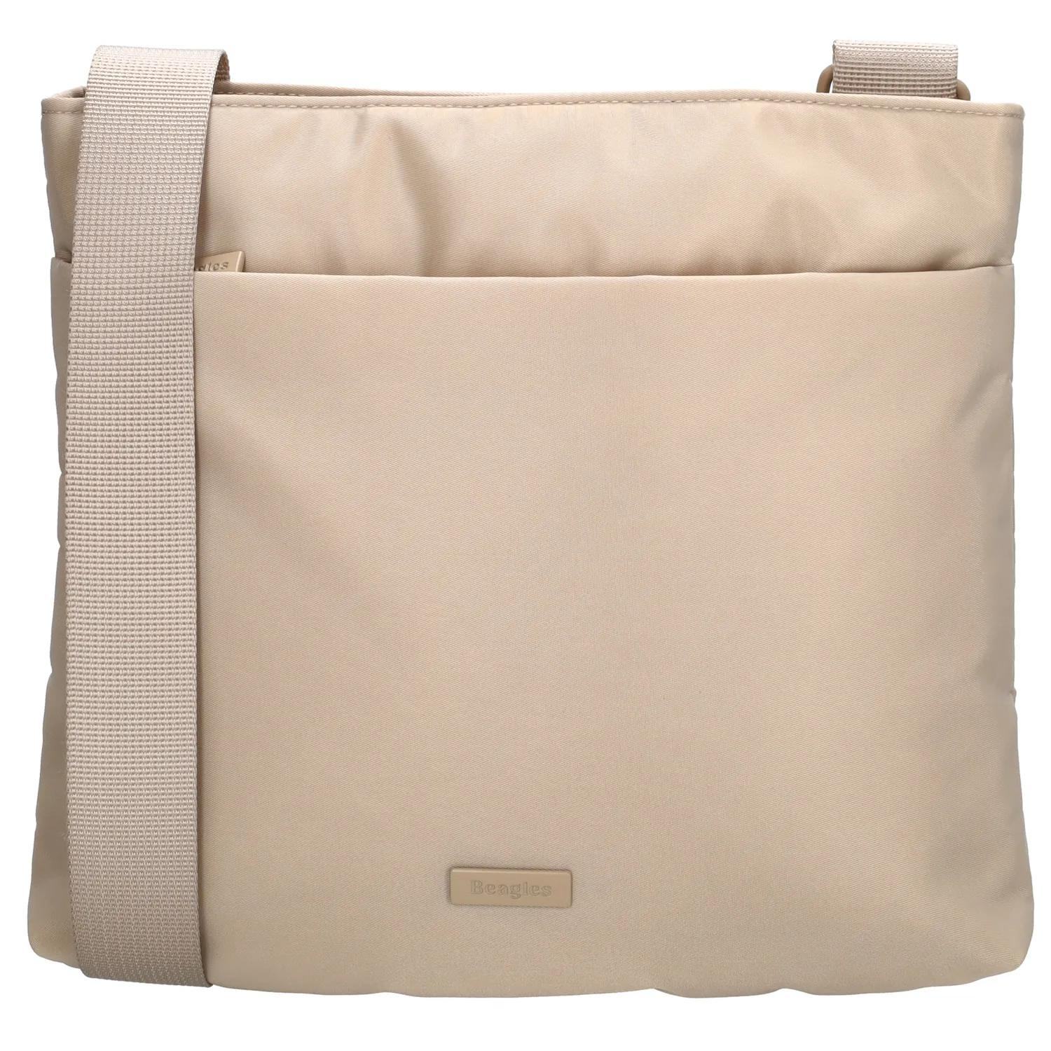De Duomo crossbody van Beagles is de perfecte tas voor wie op zoek is naar praktische opbergruimte met een stijlvol ontwerp. De tas is voorzien van een verstelbare schouderband, waardoor je hem comfortabel handsfree kunt dragen op de gewenste hoogte. Aan de voorkant van de tas bevindt zich een groot ritsvak voor snelle toegang tot je spullen, en aan de achterkant vind je nog een extra ritsvak. Binnenin biedt de tas een telefoonvak en een ritsvak, zodat je je spullen georganiseerd kunt opbergen. De ideale tas voor dagelijks gebruik, met genoeg ruimte voor al je essentials!

Kenmerken:

Verstelbare schouderband
Ritsvak aan de voorkant
Ritsvak aan de achterkant
Telefoonvak aan de binnenkant
Ritsvak aan de binnenkant
Lichtgewicht ontwerp
