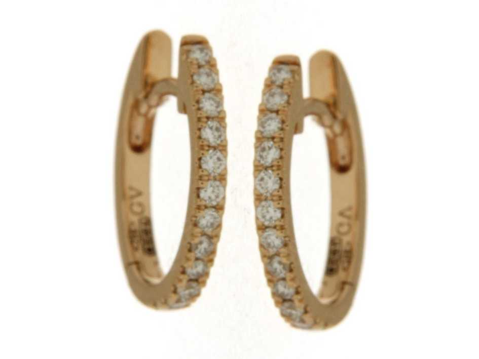 Elegante Giorgio Visconti oorhangers in 18 karaat ros&eacute;goud, verfijnd afgewerkt met fonkelende diamanten. Een warm en vrouwelijk design met een luxueuze, Italiaanse uitstraling.