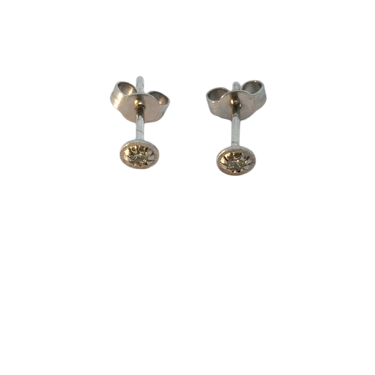 Der Pr. Ost. 750 WG; Brill. 0,05 mit der Modellnummer 7/22259/001 ist ein hochwertiges Schmuckst&uuml;ck aus der Kategorie "JEWEL". Dieser elegante Schmuck enth&auml;lt funkelnde Brillanten und zeichnet sich durch ein exquisites Design aus. Tragen Sie ihn als Highlight zu formellen Anl&auml;ssen oder verleihen Sie Ihrem Alltagsoutfit einen Hauch von Luxus.