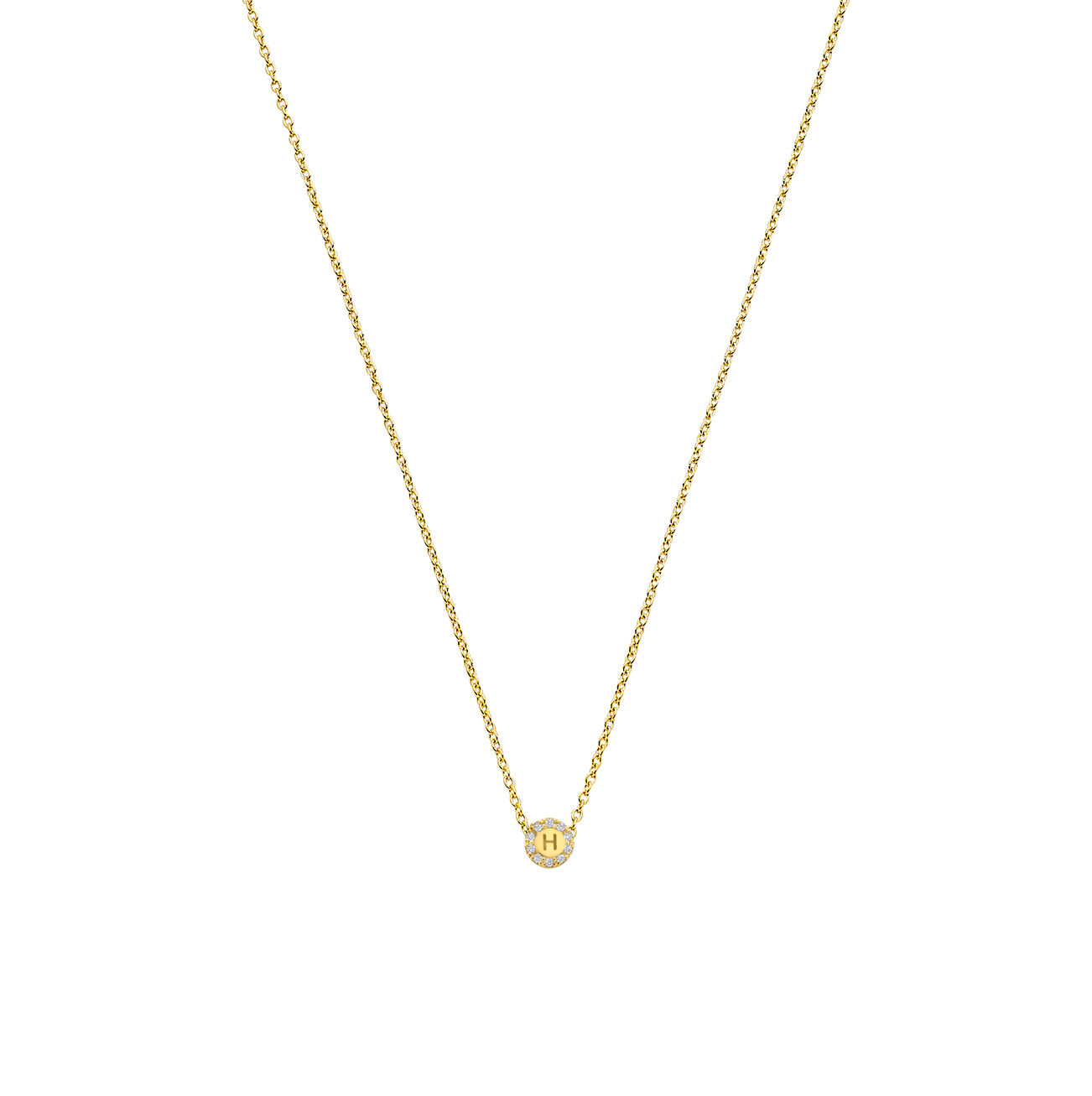 Ontwerp jouw Initiaal Halo Ketting, een sprankelend sieraad vol betekenis. De bedel is omlijst door een fijne halo van pav&eacute; gezette diamanten, met in het midden een initiaal of symbool naar jouw keuze. Kies een letter die je dierbaar is, van jezelf of van een geliefde, of draag een symbool met persoonlijke betekenis. Zo houd je wat belangrijk is altijd dicht bij je hart.