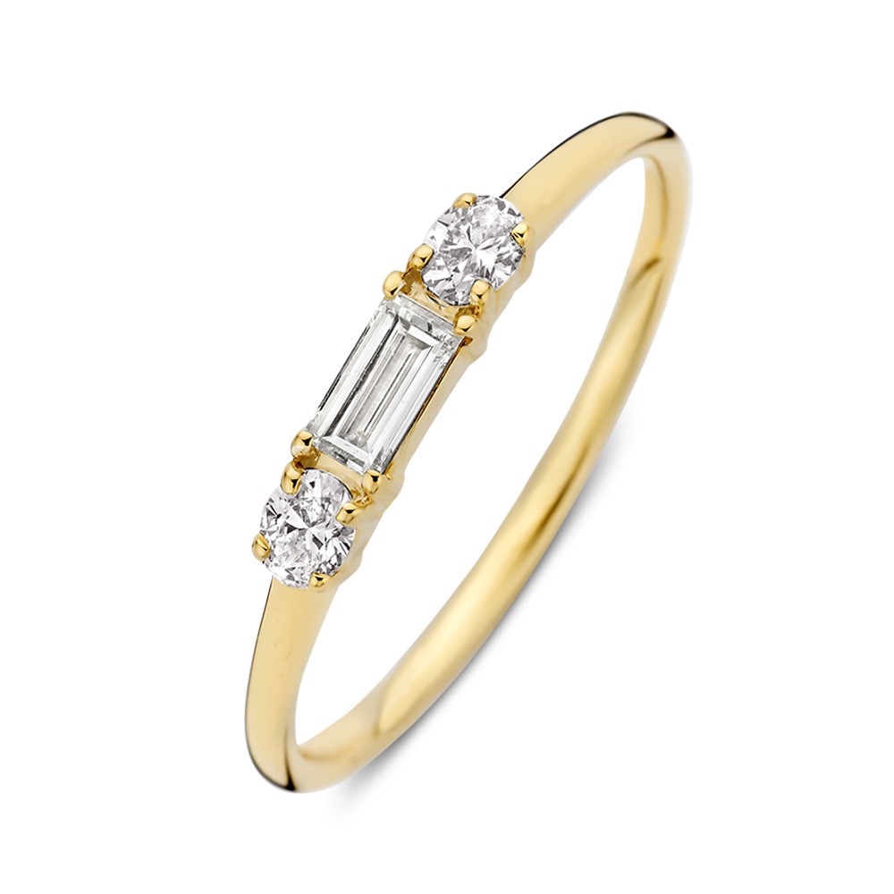 De Ring geelgoud diamant 0.32 crt. Maat 56, modelnummer RG118279-56, heeft een fonkelende diamant van 0.32 karaat. De ring is gemaakt van geelgoud en heeft een diameter van 56 mm en een breedte van 2.9 mm. Draag hem als een elegant statementstuk voor speciale gelegenheden, perfect voor zowel dagelijks gebruik als chique evenementen.