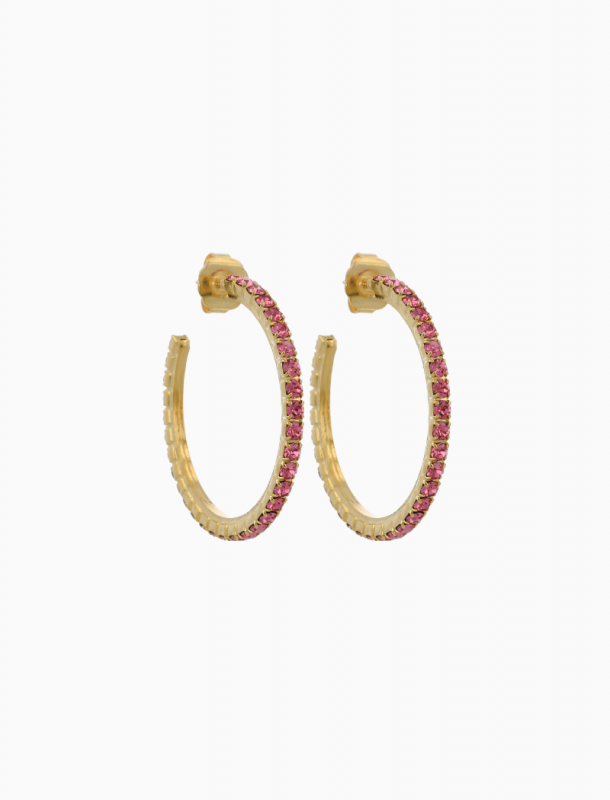 Verrijk je stijl met de betoverende 'Noor Pink Creool Oorbellen' van LOTT. gioielli. Deze oorbellen zijn vervaardigd uit zorgvuldig geselecteerde strass elementen en stralen luxe uit tot in elk detail. Dankzij het lichte ontwerp draag je ze met gemak de hele dag. Met de 'Noor Pink Creool Oorbellen' voeg je een stijlvolle finishing touch toe aan je sieradencollectie. You deserve a LOTT.