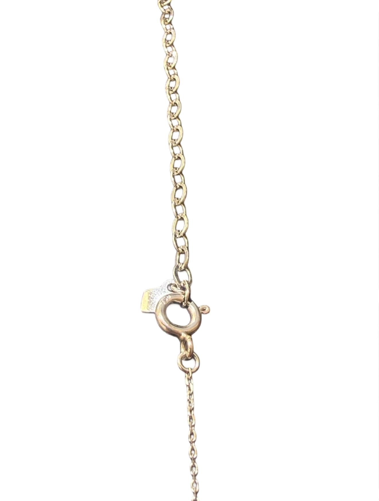 Deze witgouden ketting, modelnummer BREA-000967, is vervaardigd van 18-karaats goud en heeft een lengte van 450 mm. De ketting heeft een verfijnde witte glans, perfect voor elke gelegenheid. Draag deze elegante ketting individueel voor een subtiele look of combineer met andere sieraden voor een opvallend statement. Ideaal voor dagelijks gebruik of speciale gelegenheden.