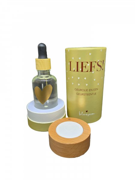 De Geurolie met Geursteentje Bloesem liefs, modelnummer 23000103003, behoort tot de categorie "TOYS_HOBBY_PARTY". Dit product is ideaal voor het verspreiden van een heerlijke bloemengeur in je huis. Plaats het geursteentje eenvoudig in een ruimte naar keuze en laat de geurolie haar werk doen voor een verfrissende en ontspannende sfeer. Voeg een vleugje bloesem toe aan elke kamer.