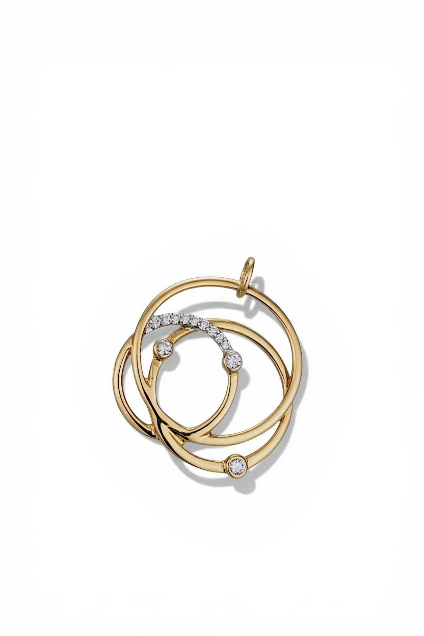 14 karaat geelgouden hanger met 12 briljant geslepen diamanten van totaal 0.08 caraat.